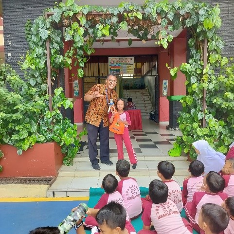 Wisata LiterAsyik Ke SDN Klender 22
